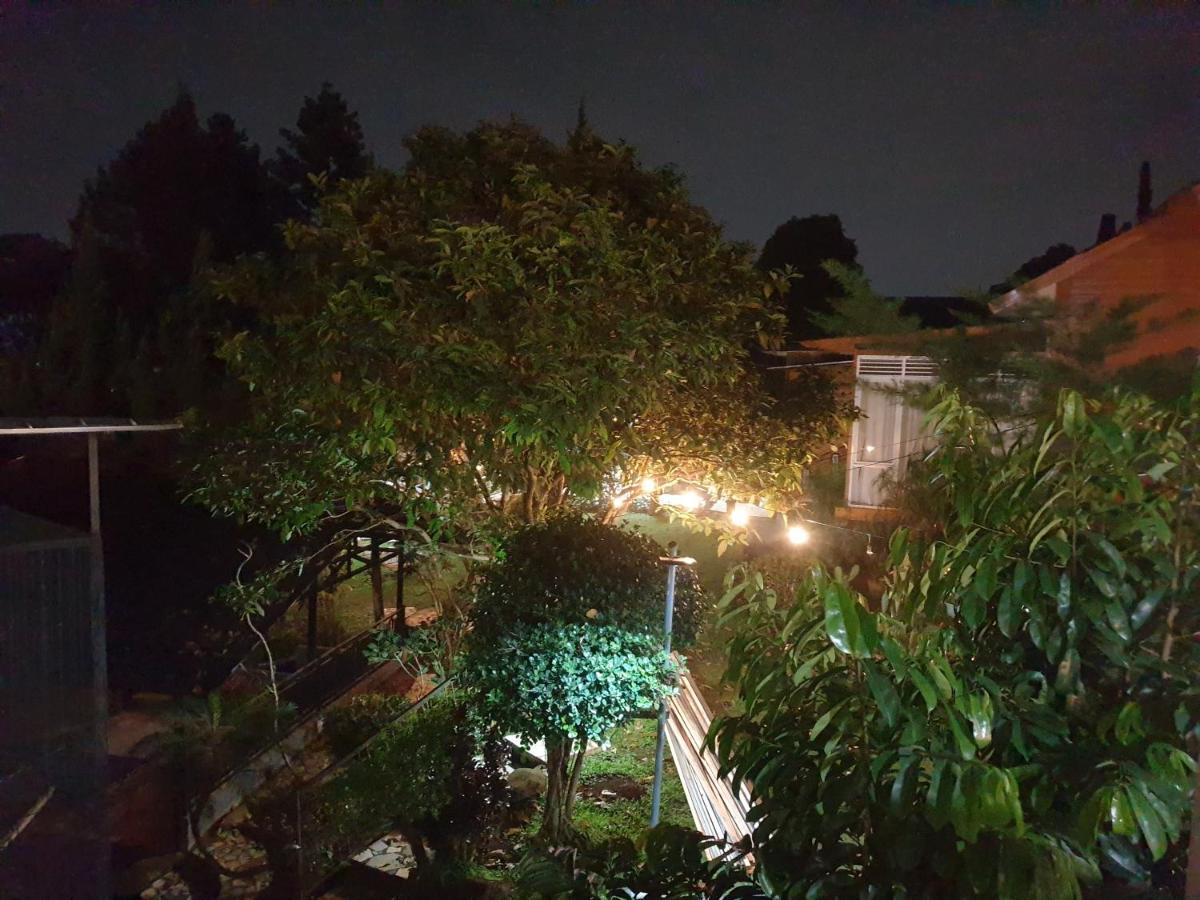 Villa Chacha At Macarena, Megamendung Buitenkant foto