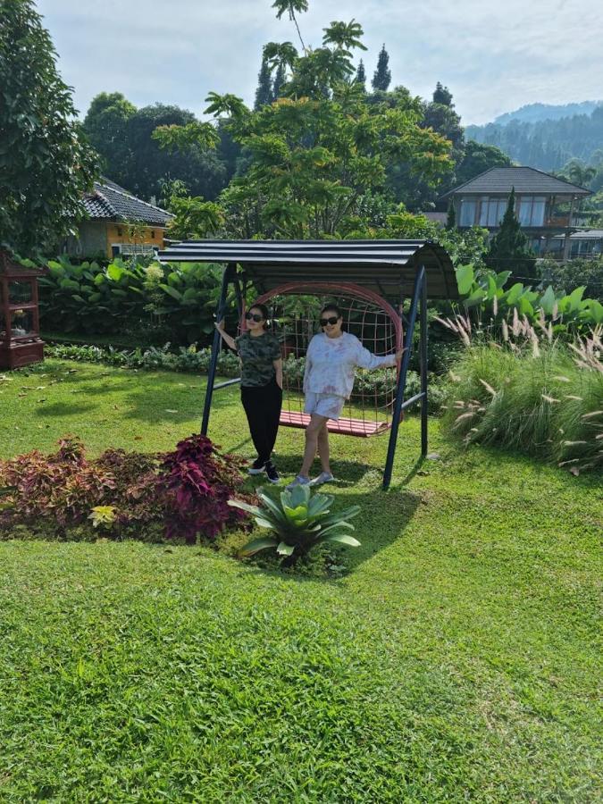 Villa Chacha At Macarena, Megamendung Buitenkant foto